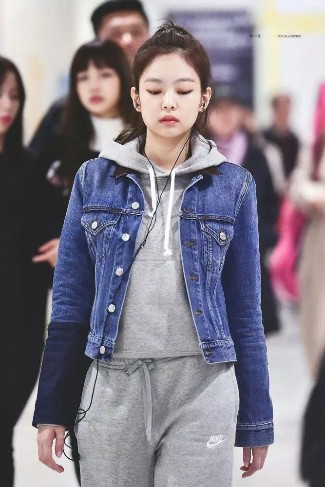 Body cực chuẩn 0% mỡ thừa của con át chủ bài BLACKPINK. (Nguồn: Internet)