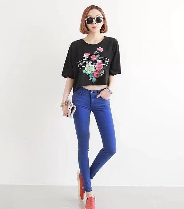 Outfit này khoe khéo được nhiều ưu điểm của cơ thể. (Nguồn: Internet)