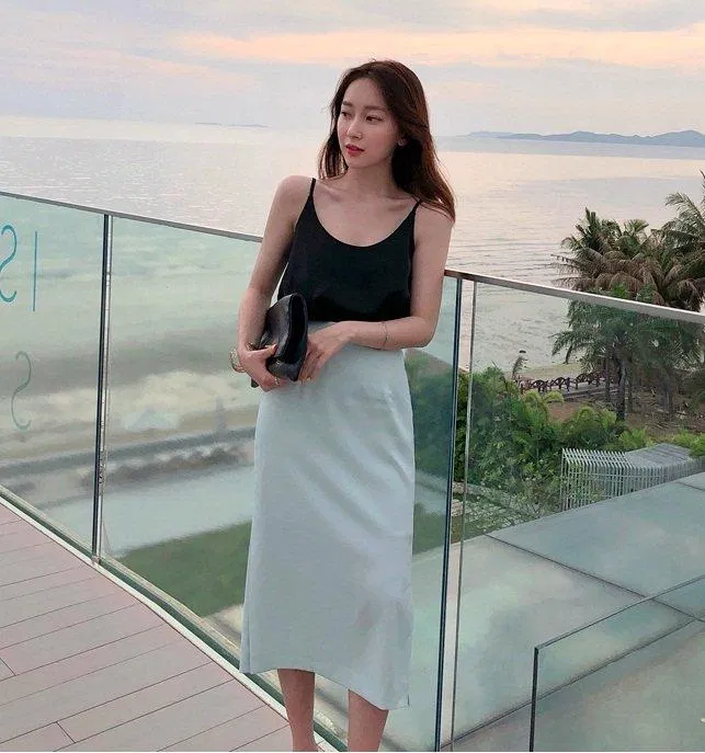 Outfit "ruột" cho quý cô quyến rũ, gợi cảm. (Nguồn: Internet)