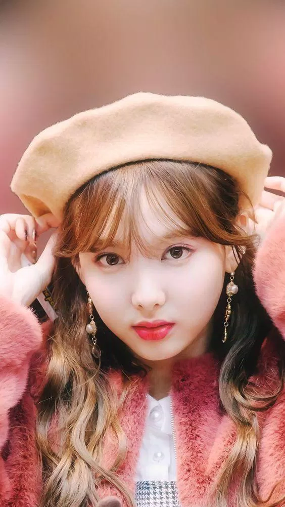 beret-nayeon