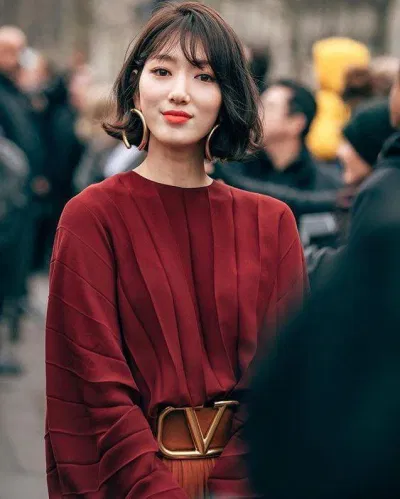 Sau sự thành công của "The Heirs", Park Shin Hye thu về nhiều dự án phim và hợp đồng quảng cáo.