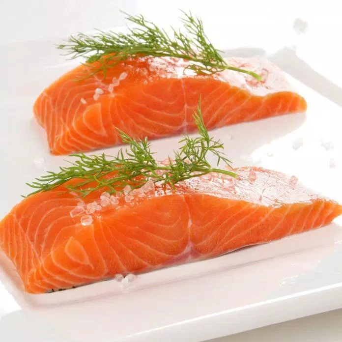 Cá biển chứa nhiều omega 3 rất tốt cho người bệnh mỡ máu.