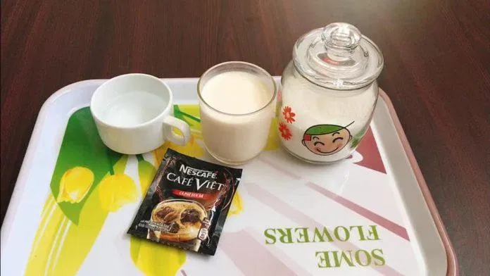 Những nguyên liệu cần có để pha cà phê xốp (Ảnh: Facebook Áo dài Trà My)
