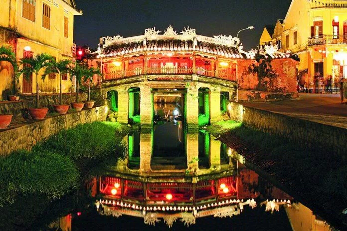 chùa cầu
