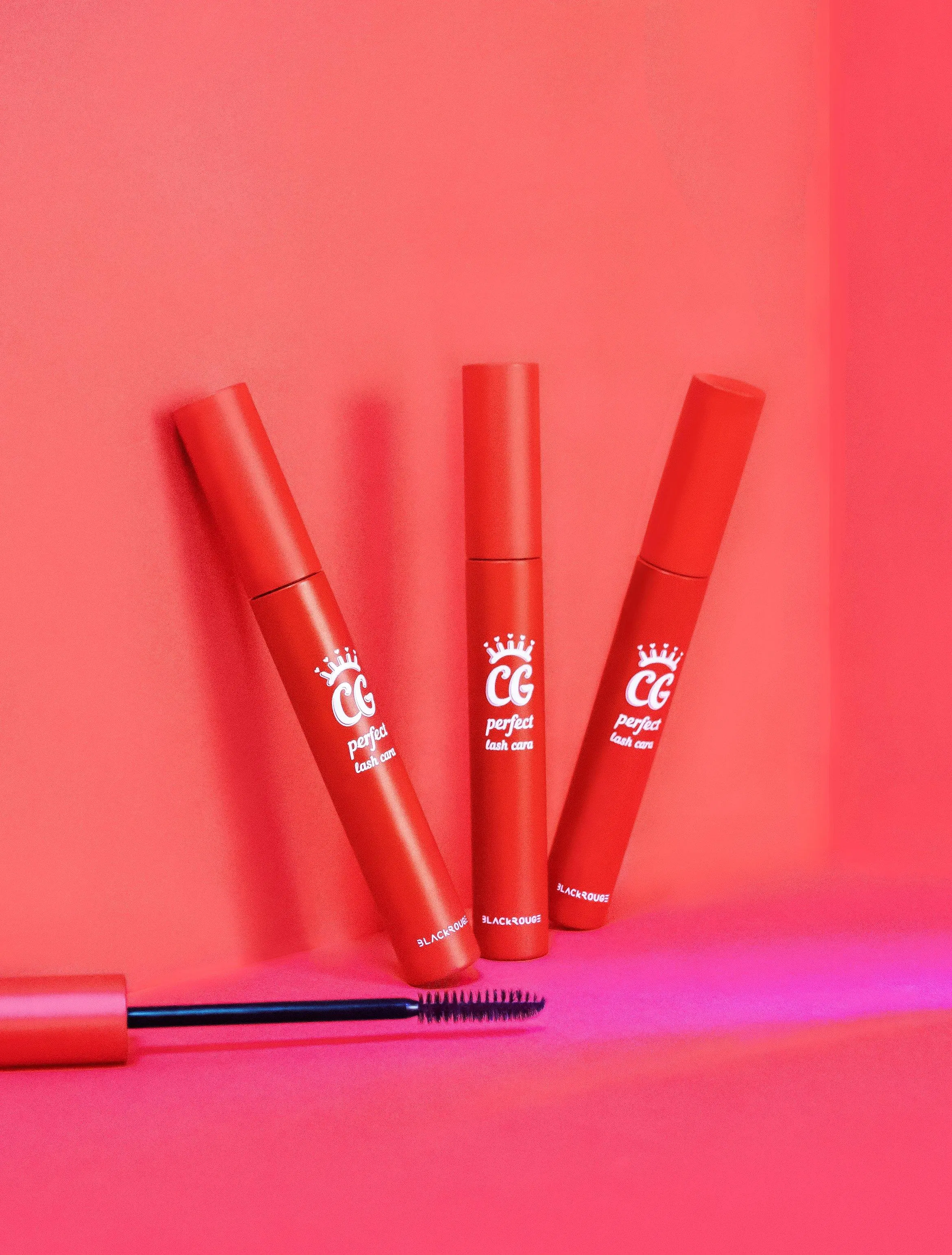 Mascara Black Rouge CG Perfect Lash Cara với công thức SPA-6-Treatment nuôi dưỡng và bảo vệ mi hiệu quả chuốt mi black rouge