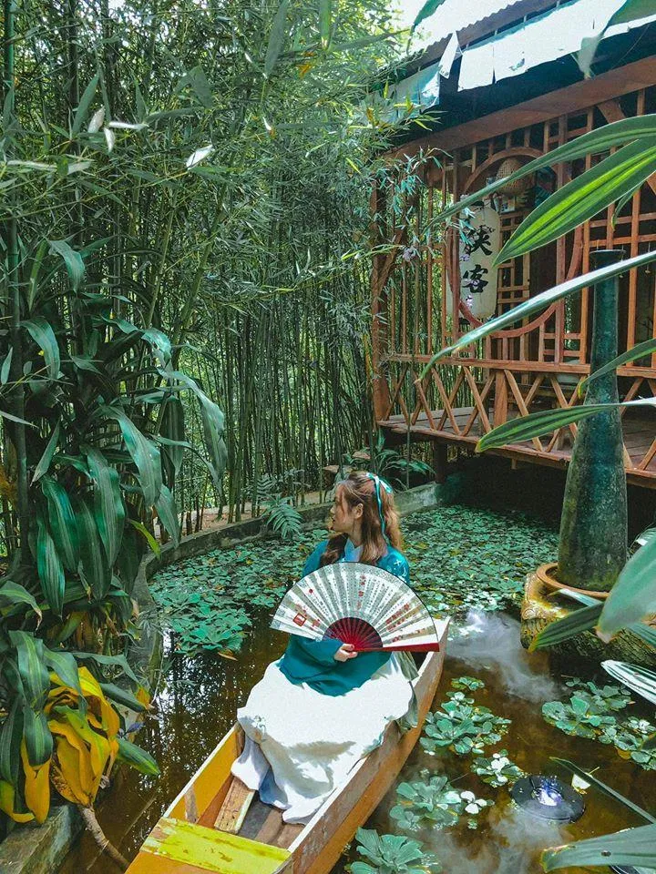 Khung cảnh tựa như phim cổ trang