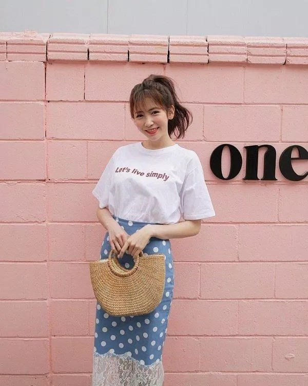 Họa tiết chấm bi Chân váy xanh chấm bi