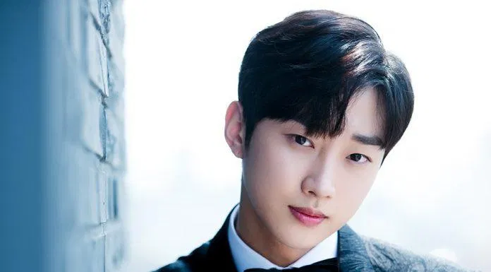 Qua bộ phim "Love In The Moonlight", Jinyoung đã dần nhận được sự công nhận với tư cách là một diễn viên jinyoung b1a4