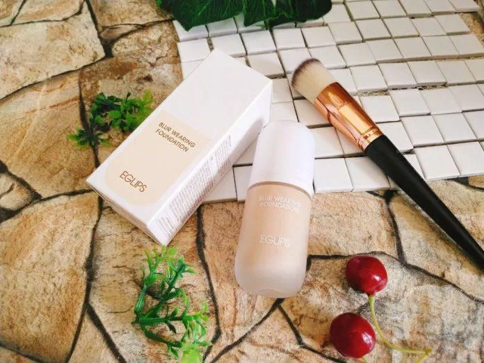 Kem nền Eglips Blur Wearing Foundation (ảnh: Internet)
