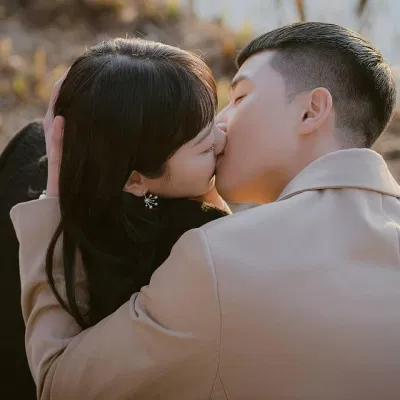 Cảnh hôn được mong chờ nhất phim nhưng lại hóa thất vọng.