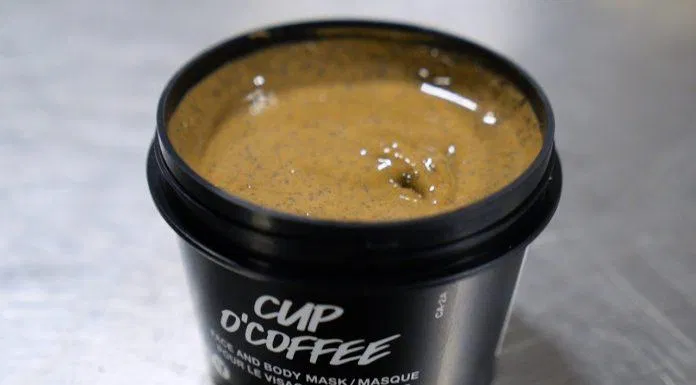 Mặt nạ cà phê (Ảnh: Internet). My-pham-lush-thuong-hieu-handmade-hang-dau-the-gioi-16