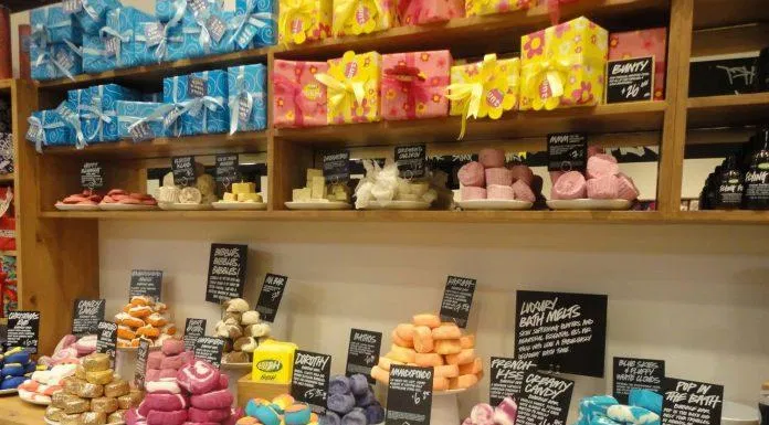 LUSH luôn được yêu thích nồng nhiệt trên toàn thế giới (Ảnh: Internet). My-pham-lush-thuong-hieu-handmade-hang-dau-the-gioi-5