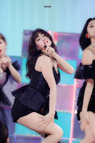 Momo là mảnh ghép cuối cùng không thể thiếu của TWICE.