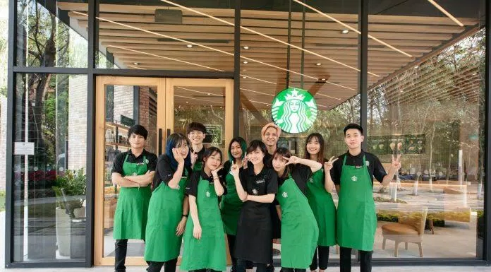 nhân viên Starbucks Ecopark