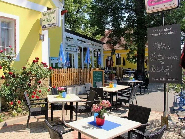 Phố cổ Lindenhof ngoài đời thực