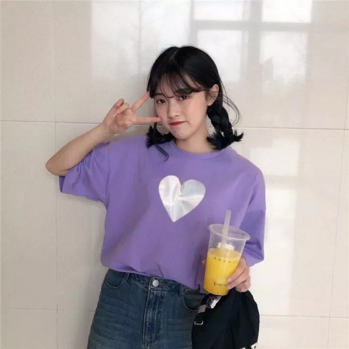 Áo thun tím pastel. (nguồn ảnh: internet) Áo thun tím pastel. (nguồn ảnh: internet)