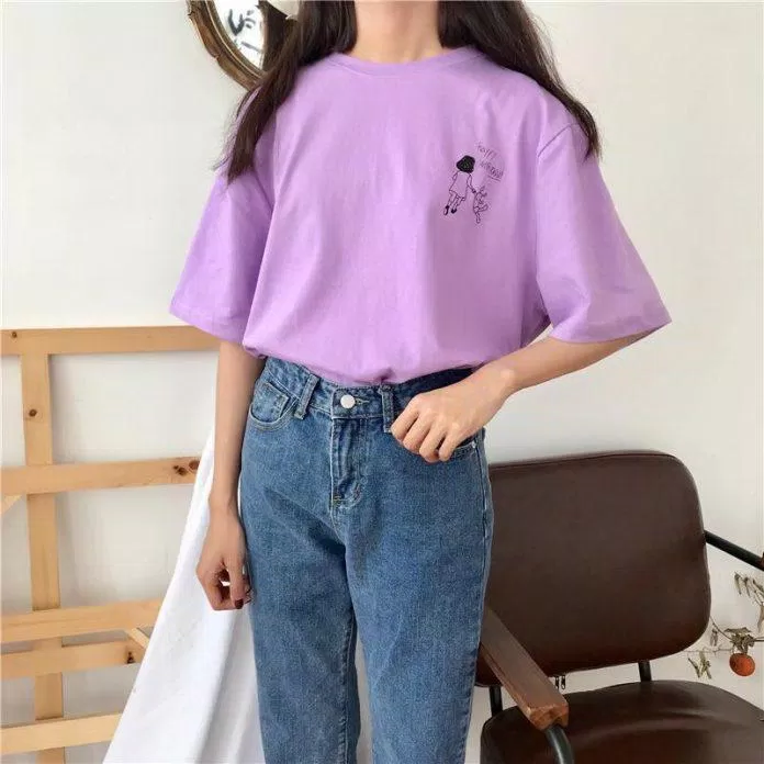 Áo thun tím pastel. (nguồn ảnh: internet) Áo thun tím pastel. (nguồn ảnh: internet)