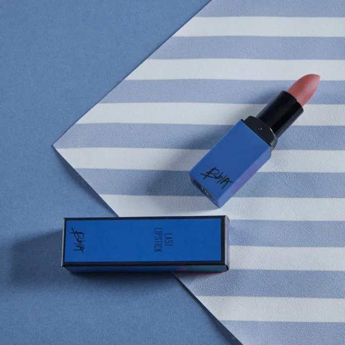Son BBIA Last Lipstick Version 4 với thiết kế đơn giản nhưng không kém phần nổi bật Son BBIA Last Lipstick Version 4 với thiết kế đơn giản nhưng không kém phần nổi bật (Ảnh: Internet)