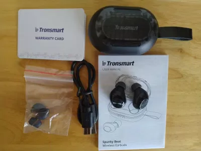 Tai nghe Bluetooth Tronsmart Spunky Beat. Ảnh: BlogAnChoi