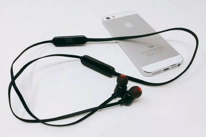 Mẫu tai nghe JBL T110BT. Ảnh: internet