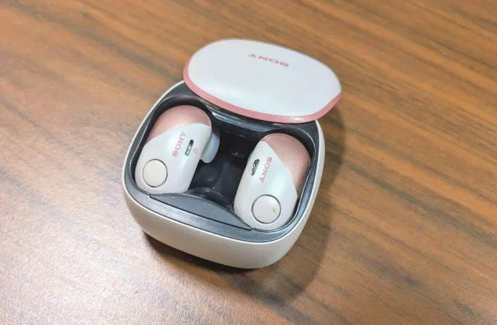 Mẫu tai nghe Sony WF-SP700N. Ảnh: internet