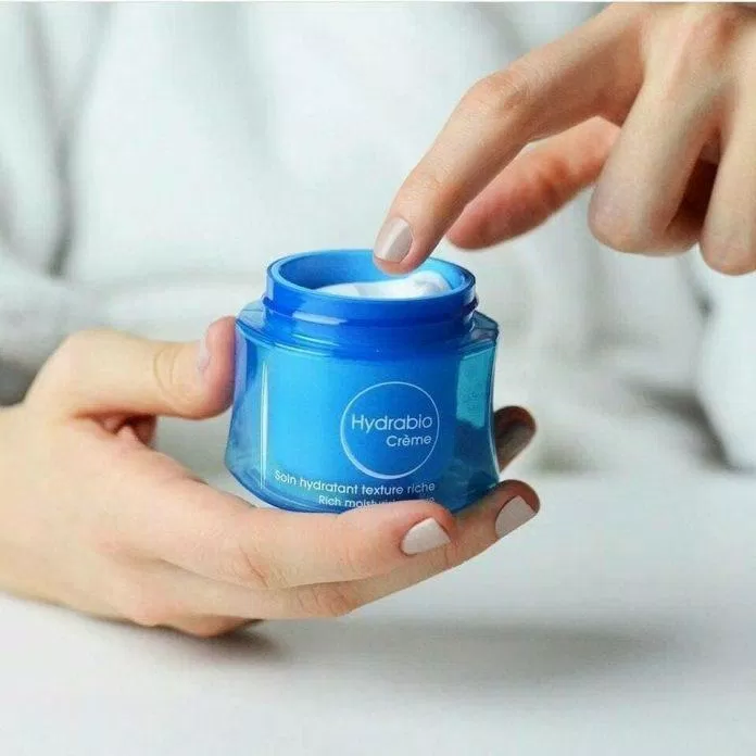 Kem dưỡng ẩm Bioderma Hydrabio Creme đem lại một cảm giác vô cùng dễ chịu khi apply lên da