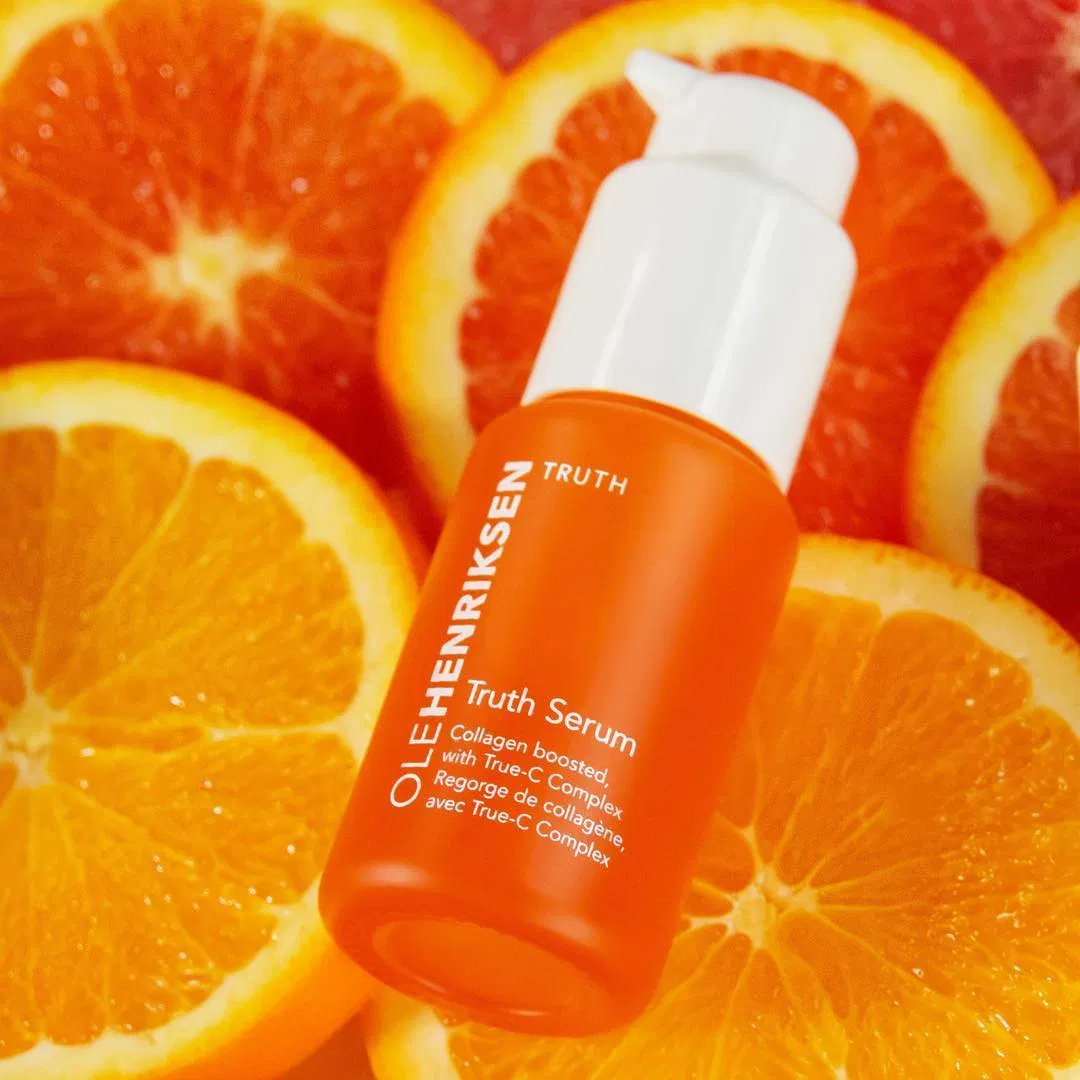 Serum vitamin C Ole Henriksen chiết xuất từ cam tươi tự nhiên lành tính với mọi loại da Serum vitamin C Ole Henriksen chiết xuất từ cam tươi tự nhiên lành tính với mọi loại da (Ảnh: Internet)