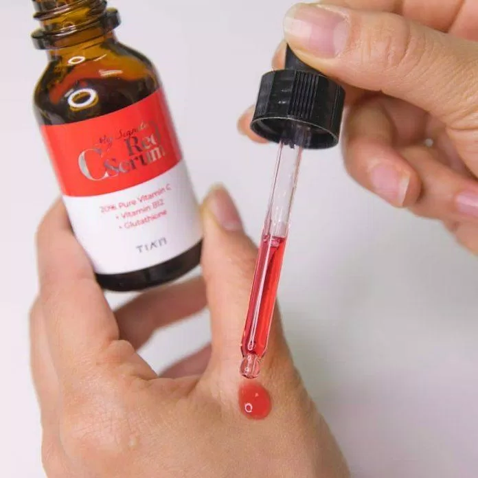 Tiam My Signature Red C Serum giúp da khỏe và căng bóng, sáng hơn.  (nguồn: Internet)