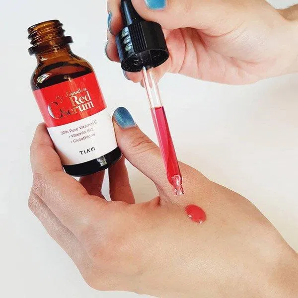 Tinh chất với màu đỏ tự nhiên của vitamin B12 Tinh chất với màu đỏ tự nhiên của vitamin B12 (Ảnh: Internet)