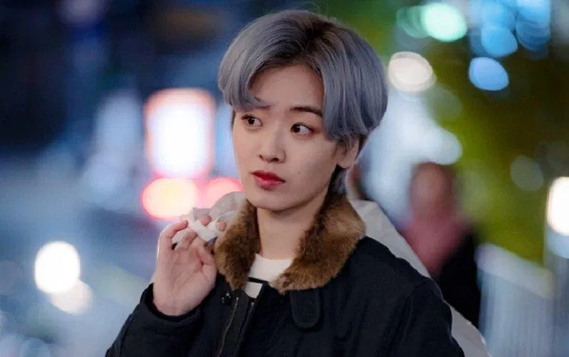 Mái tóc cực ấn tượng cho cô nàng tomboy. (Nguồn: Internet)