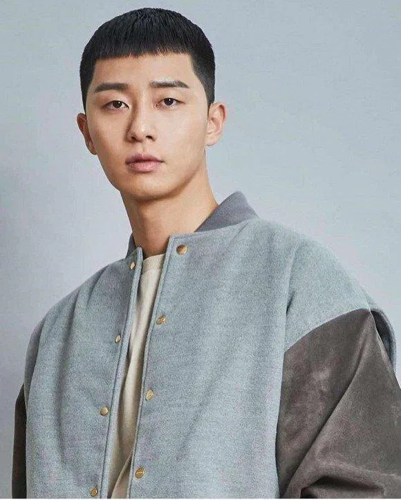 Kiểu tóc này được dự đoán sẽ "lên ngôi vương" vào mùa hè này vì tính tiện dụng. (Nguồn: Internet)