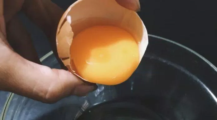 Trứng rán bọt biển