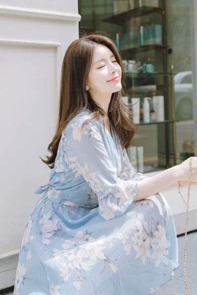 Váy xanh pastel. (nguồn ảnh: internet) Váy xanh pastel. (nguồn ảnh: internet)