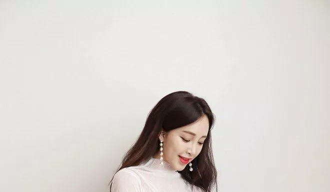 Váy yếm tông màu hồng pastel (nguồn ảnh: internet) Váy yếm tông màu hồng pastel (nguồn ảnh: internet)