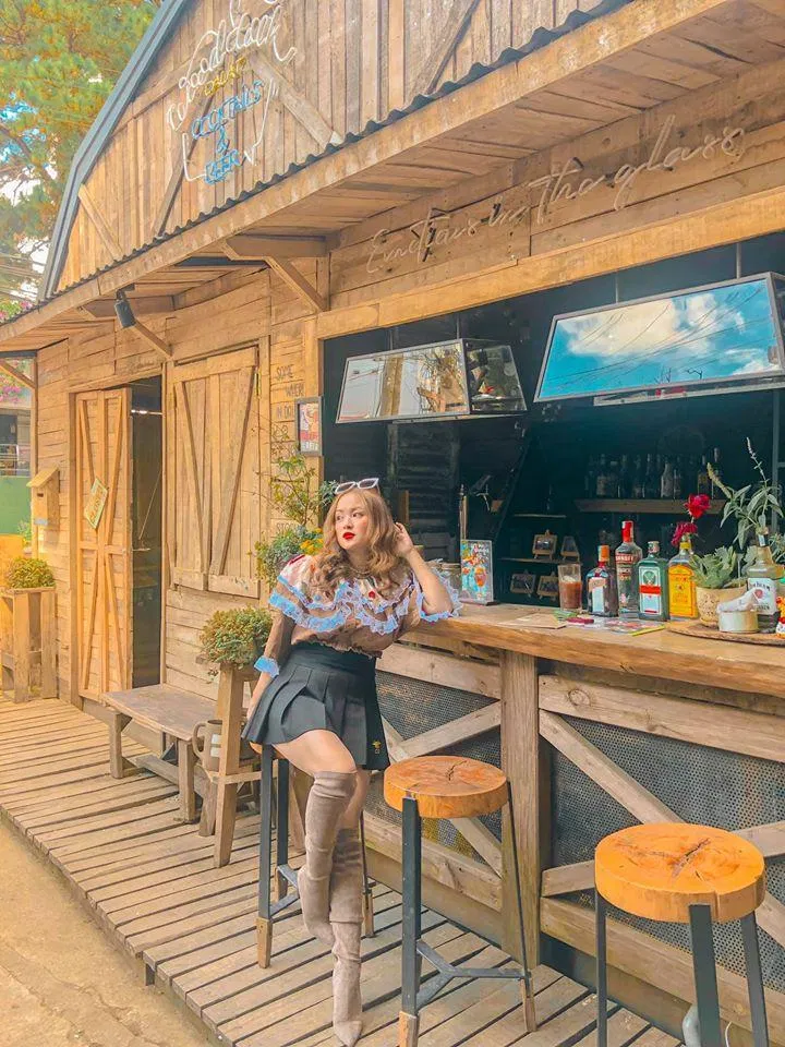 Không gian quầy bar tại Woodstock