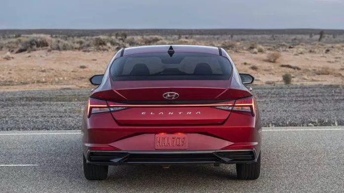 Phần đuôi xe Elantra 2021. Ảnh: internet