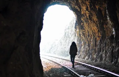 Hãy luôn tin vào "ánh sáng cuối đường hầm trong mọi khó khăn" (Nguồn: Internet) Hãy luôn tin vào "ánh sáng cuối đường hầm trong mọi khó khăn"