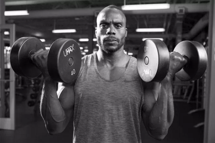 Arnold dumbbell presses được đặt theo tên của huyền thoại thể hình.