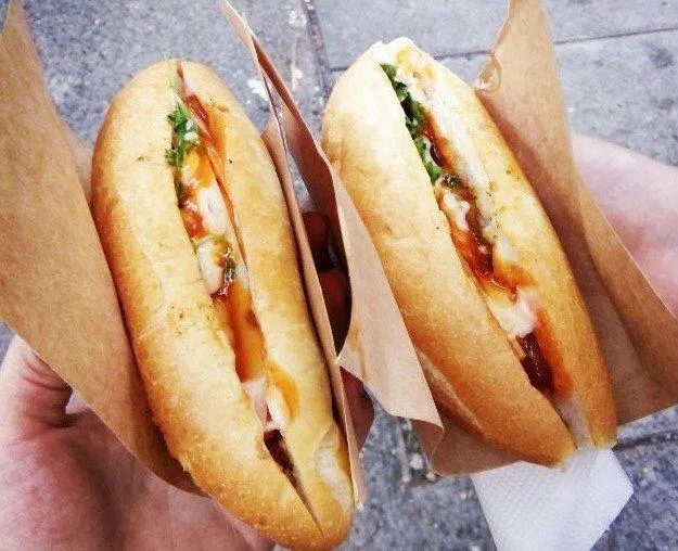 Bánh mì - Món ăn quen thuộc của người Việt (Nguồn: Internet) banh my viet nam