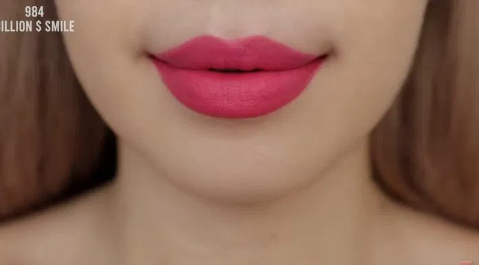 Billion $ Smile là sắc hồng neon nổi bật, thích hợp với những cô nàng yêu những màu son neon chói lóa. (nguồn: Internet)