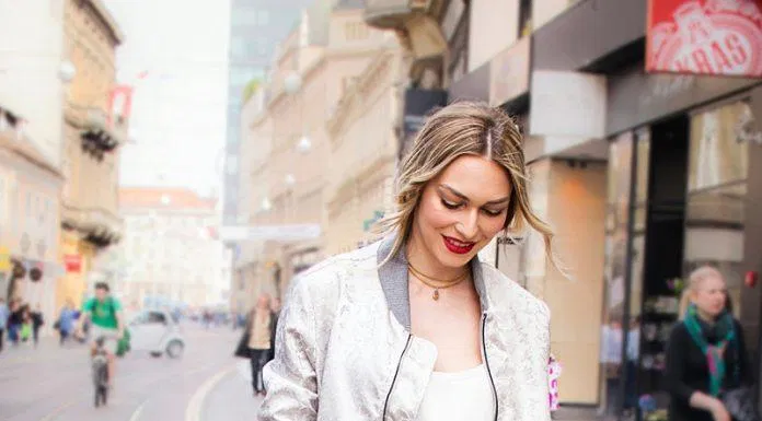 Áo khoác phối chân váy dáng dài Áo khoác phối chân váy dáng dài