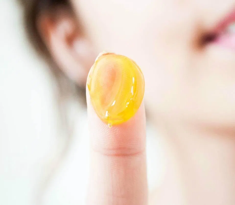 Chất gel trong suốt với hương cam tươi mát, dễ chịu Chất gel trong suốt với hương cam tươi mát, dễ chịu (Ảnh: Internet)