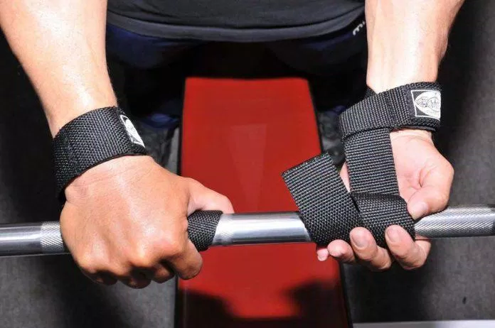 Dây kéo lưng tập gym.