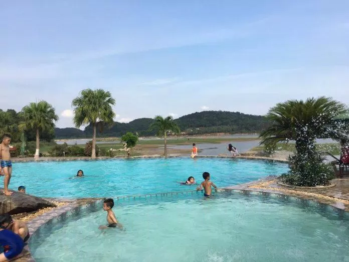 Hồ bơi tại khu sinh thái Ngọc Linh 