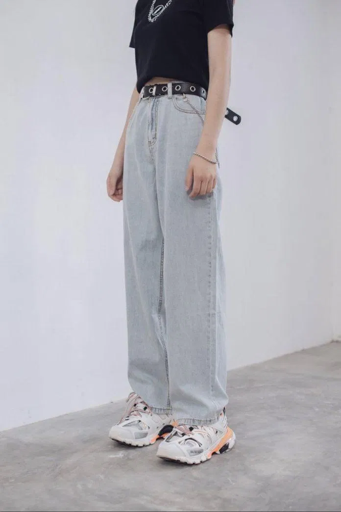 Quần jeans ống đứng