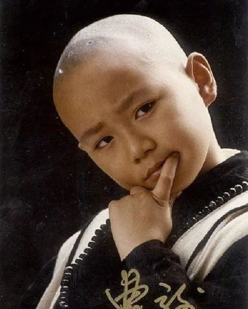 Phim Chân Mệnh Tiểu Hòa Thượng