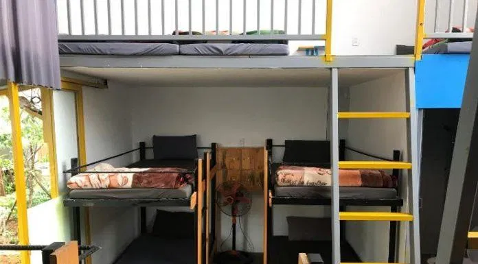 Phòng dorm được sắp xếp gọn gàng, tinh tế Phòng dorm được sắp xếp gọn gàng, tinh tế