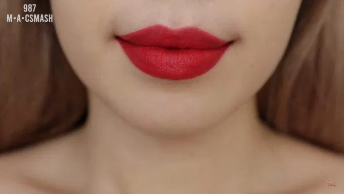MAC Smash là sắc đỏ thuần, giúp nàng có vẻ đẹp quý phái và kiêu hãnh. (nguồn: Internet)