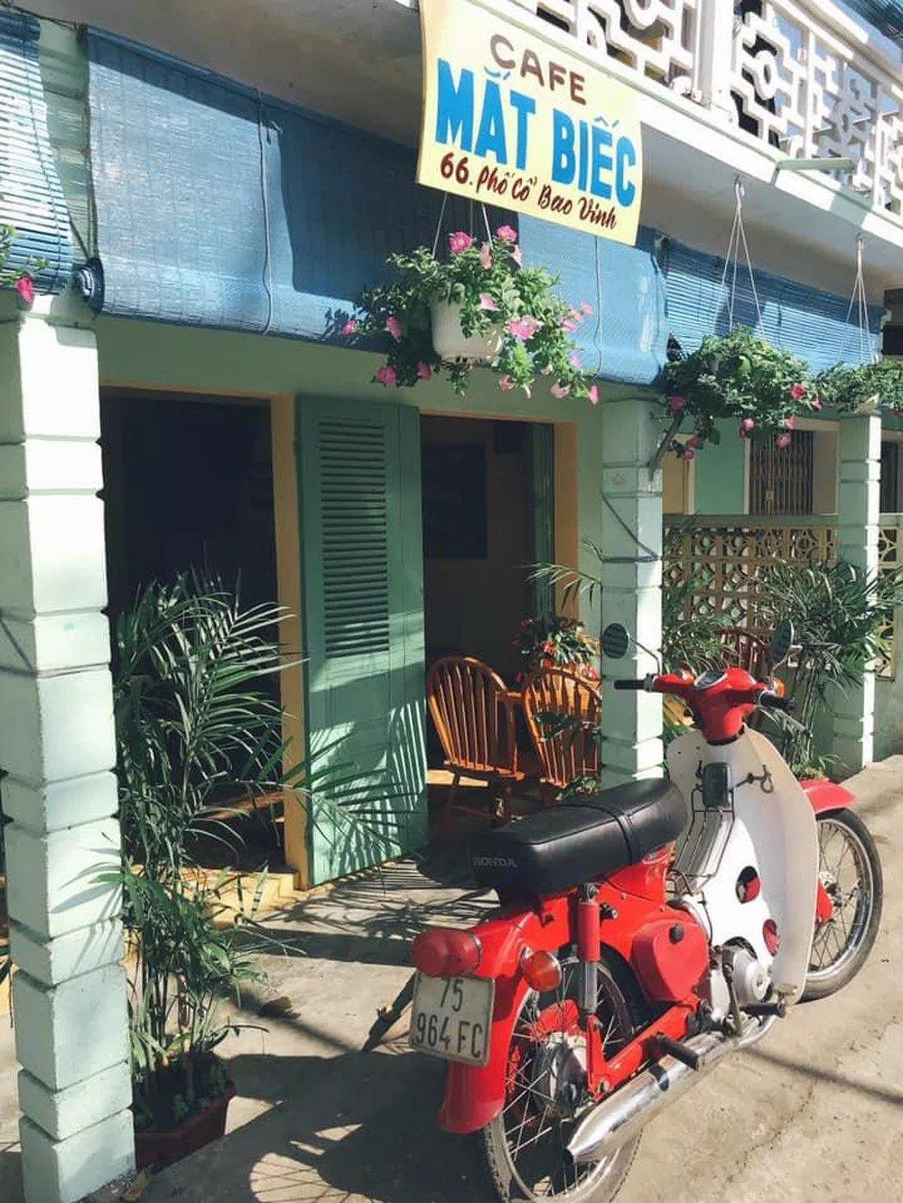 Tiệm Cafe Mắt Biếc