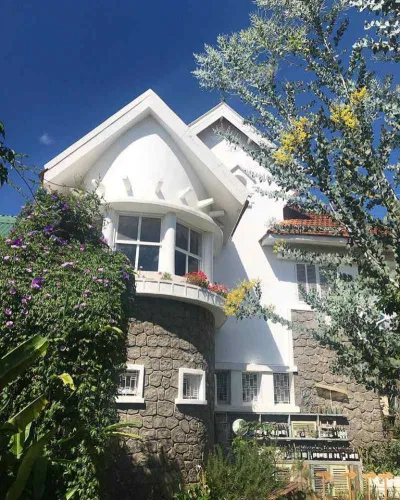 Là Nhà với gam màu trắng tinh tế Là Nhà với gam màu trắng tinh tế